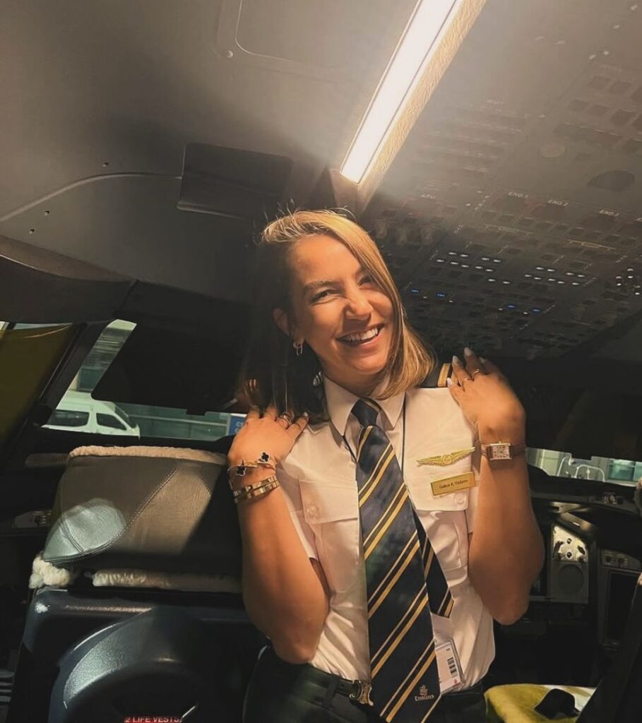 Dünyanın ən böyük sərnişin təyyarəsinin qadın pilotu
